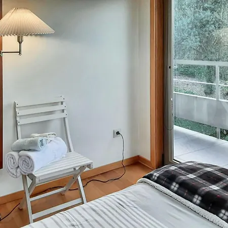 Сasa de vacaciones Charming House In Covelas With Pool And Mountain View