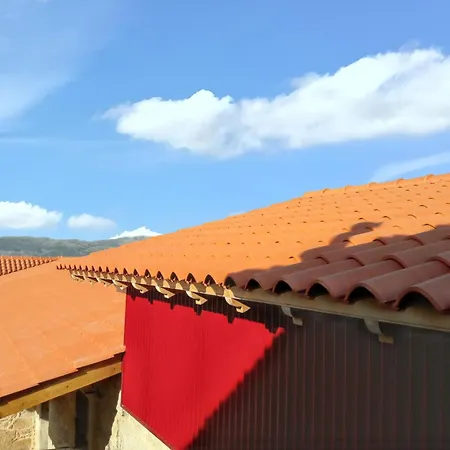 Charming House In Covelas With Pool And Mountain View Ferienhaus Póvoa de Lanhoso
