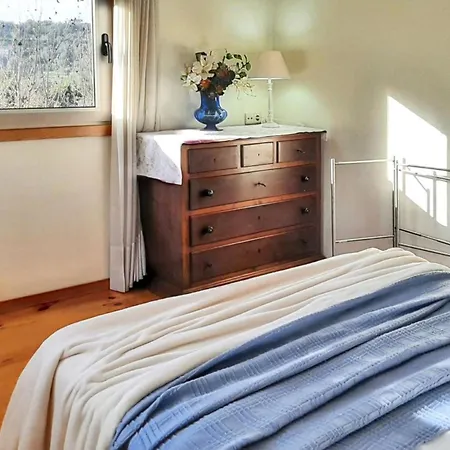 Prázdninový dům Charming House In Covelas With Pool And Mountain View